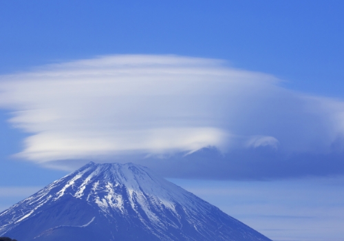 レンズ雲・つるし雲・傘雲