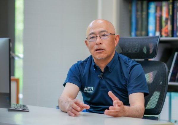 吉本充宏氏